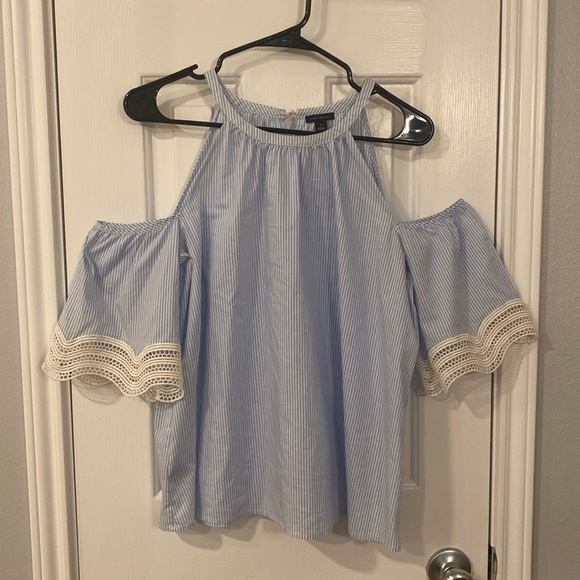 🌷3/15🌷Ann Taylor Cold Shoulder Blouse -M - Picture 2 of 7